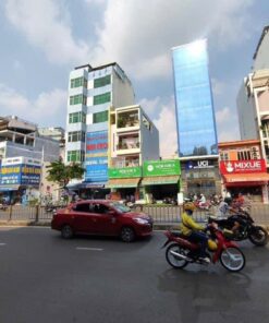 Nhà mặt tiền Nguyễn Văn Cừ, Quận 1
