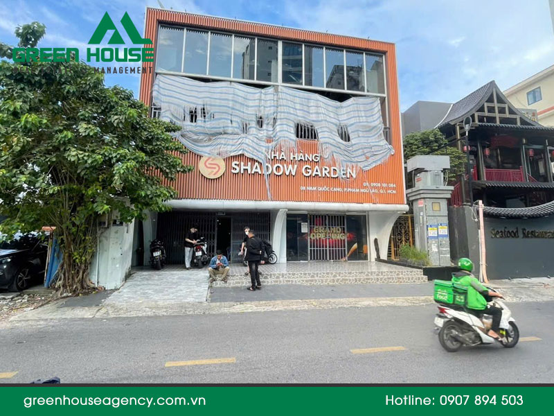 Nhà mặt tiền quận 1