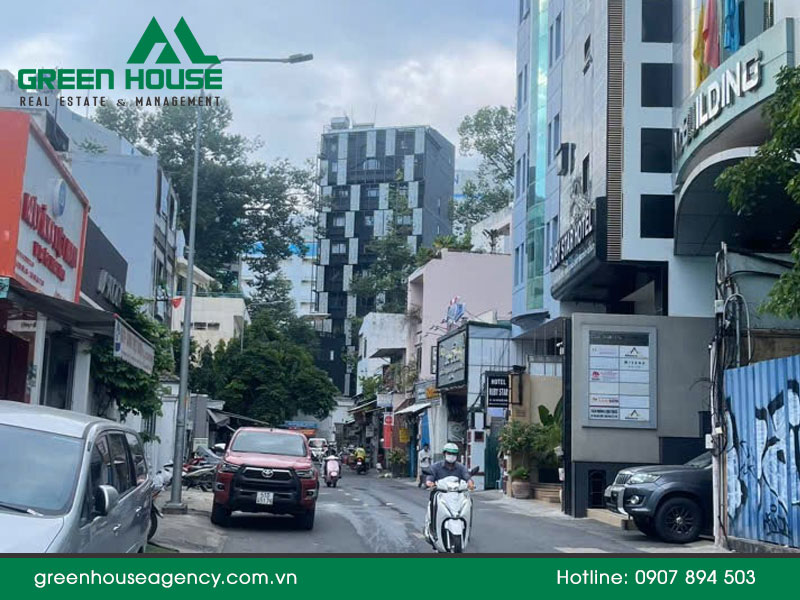 Nhà mặt tiền quận 1