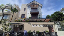 Biệt thự đường số 17 KDC Sadeco ven sông, Quận 7