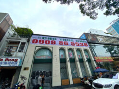 Nhà mặt tiền 327 Trần Hưng Đạo, Quận 1