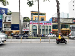 Nhà mặt tiền 327 Trần Hưng Đạo, Quận 1