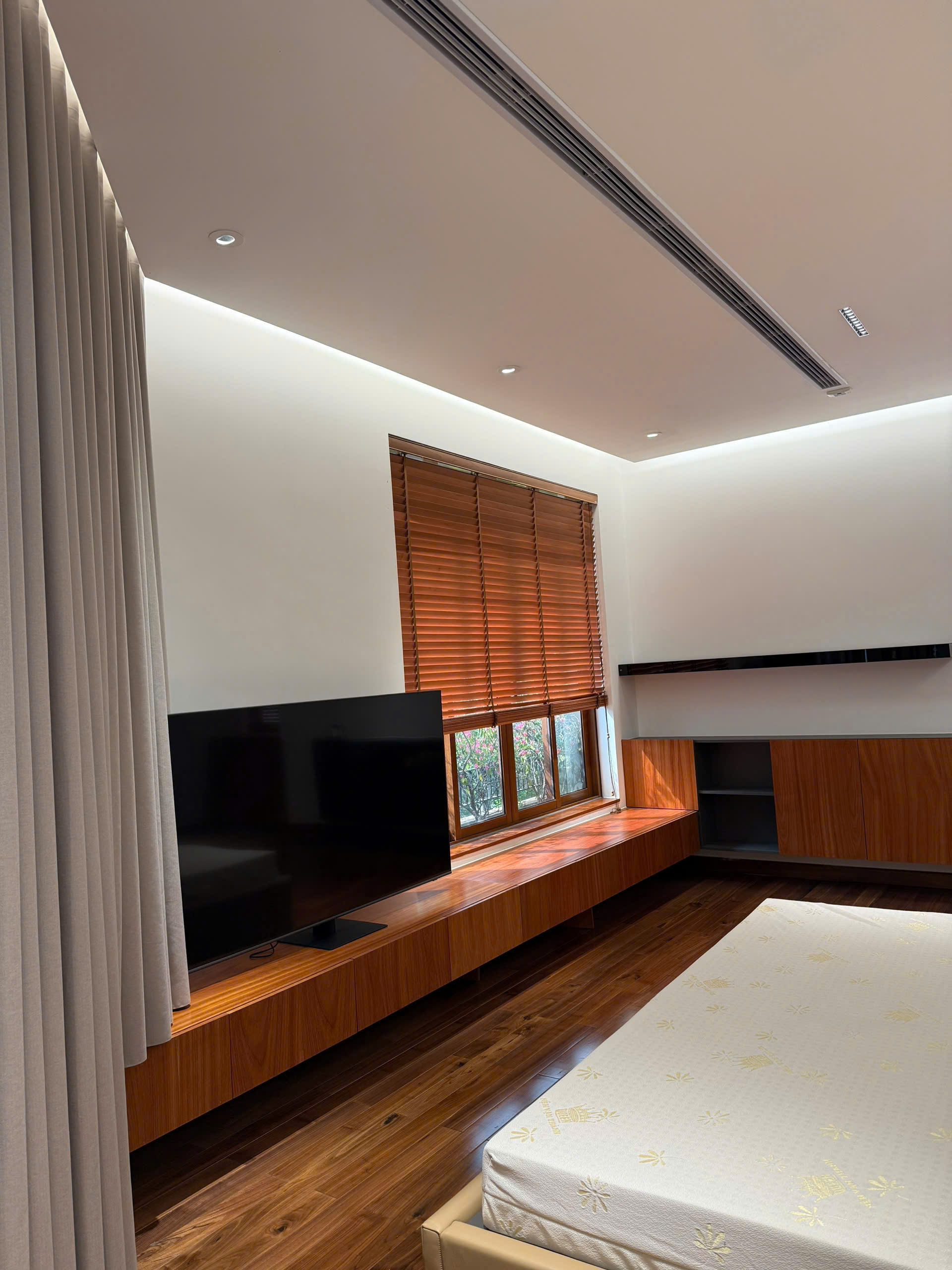 Biệt thự song lập 212 Mỹ Kim 2 Phú Mỹ Hưng, Quận 7