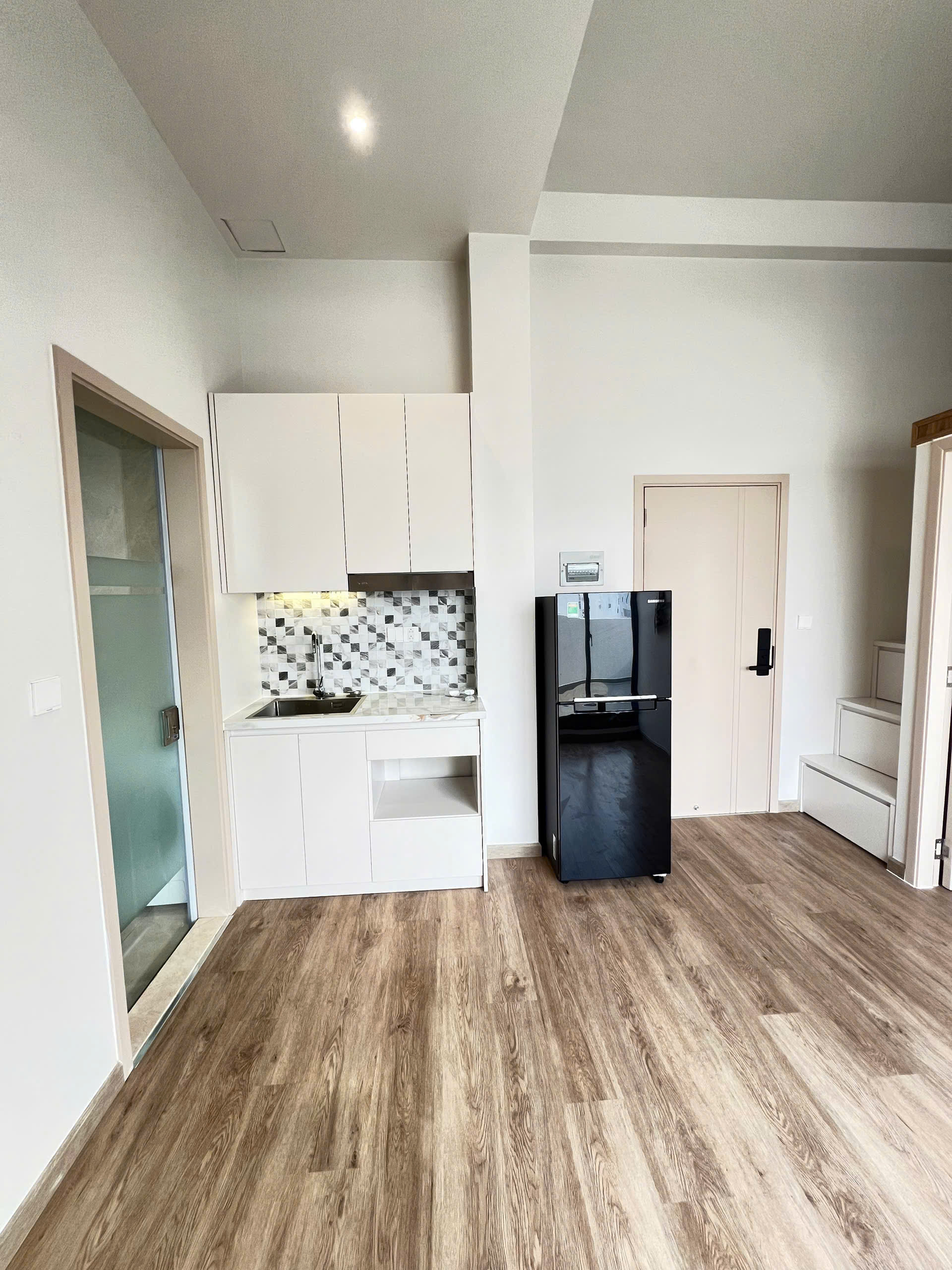 Tòa nhà căn hộ dịch vụ đường Lý Phục Man, Phường Bình Thuận, Quận 7