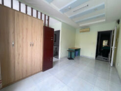 Tòa nhà căn hộ dịch vụ Ung Văn Khiêm, Phường 25, Bình Thạnh