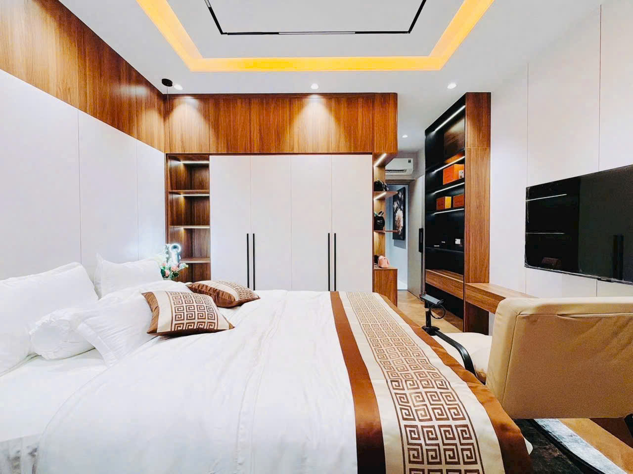 Nhà mặt tiền khu Tân Quy Đông, Phường Tân Phong, Quận 7