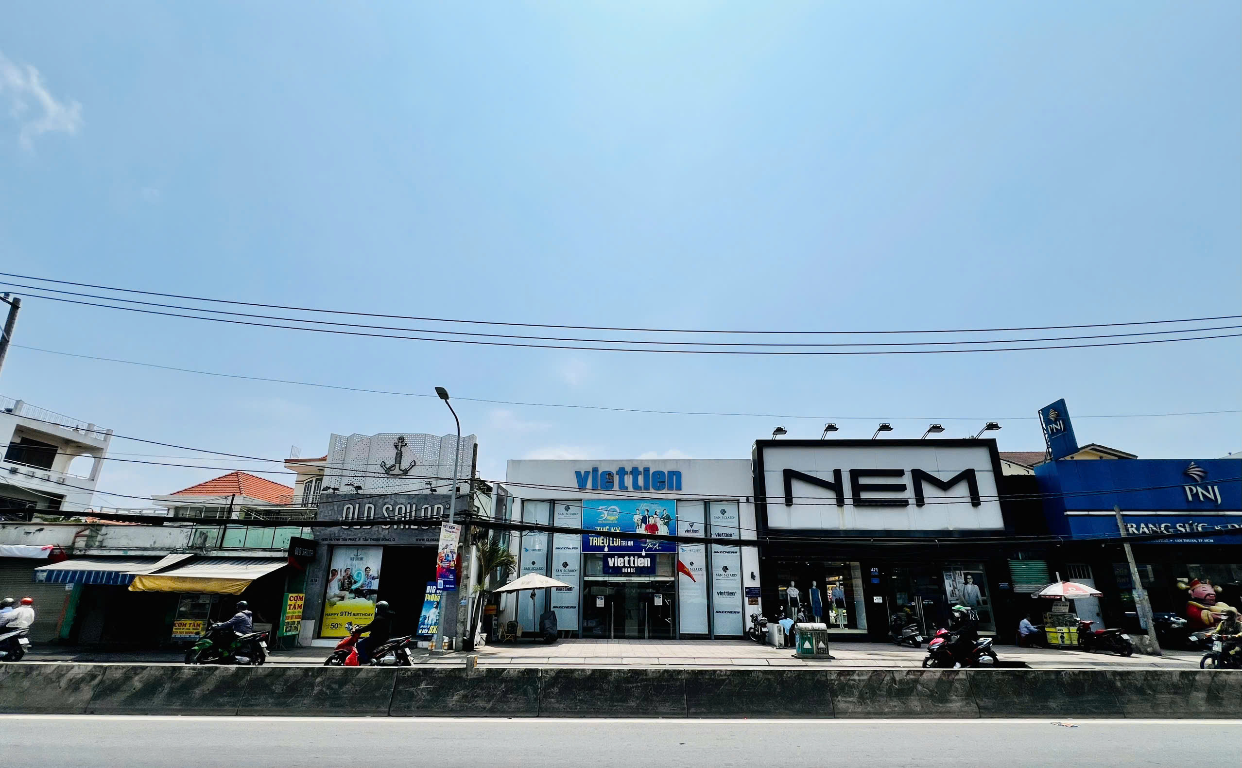 Nhà phố kinh doanh 471 Huỳnh Tấn Phát, Quận 7