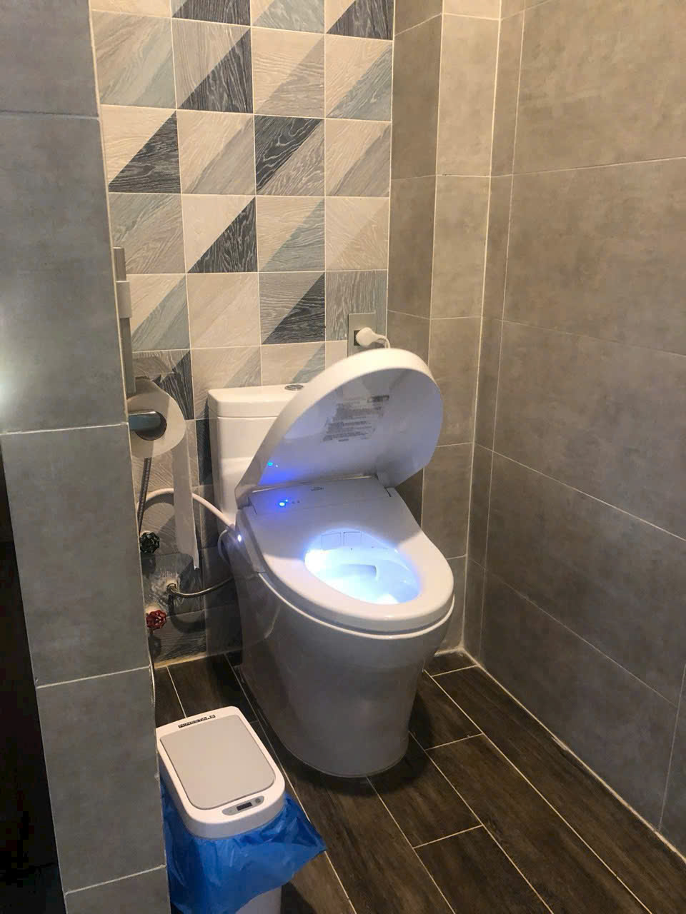 Tòa nhà KDC Sadeco Ven Sông, Phường Tân Phong, Quận 7
