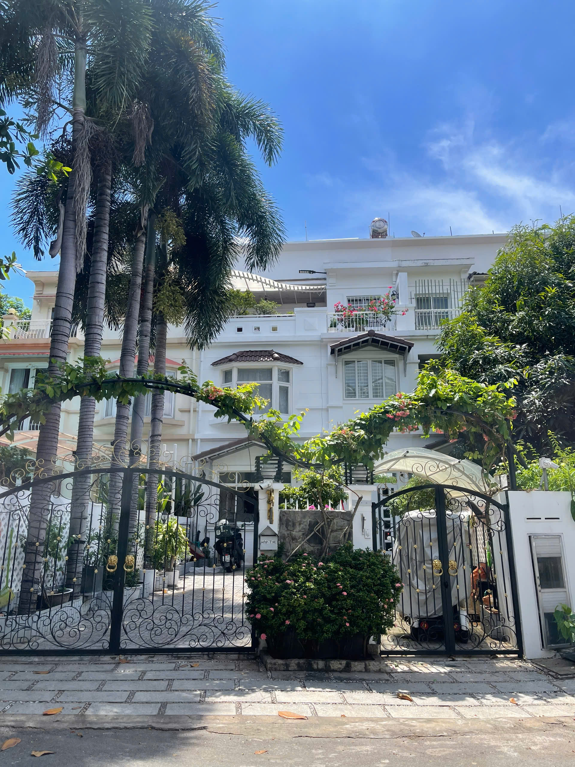 Bán biệt thự mỹ thái 1 Phú Mỹ Hưng, kế công viên 2ha, 196m2 (7x28m), Sân vườn siêu rộng - Ảnh 5