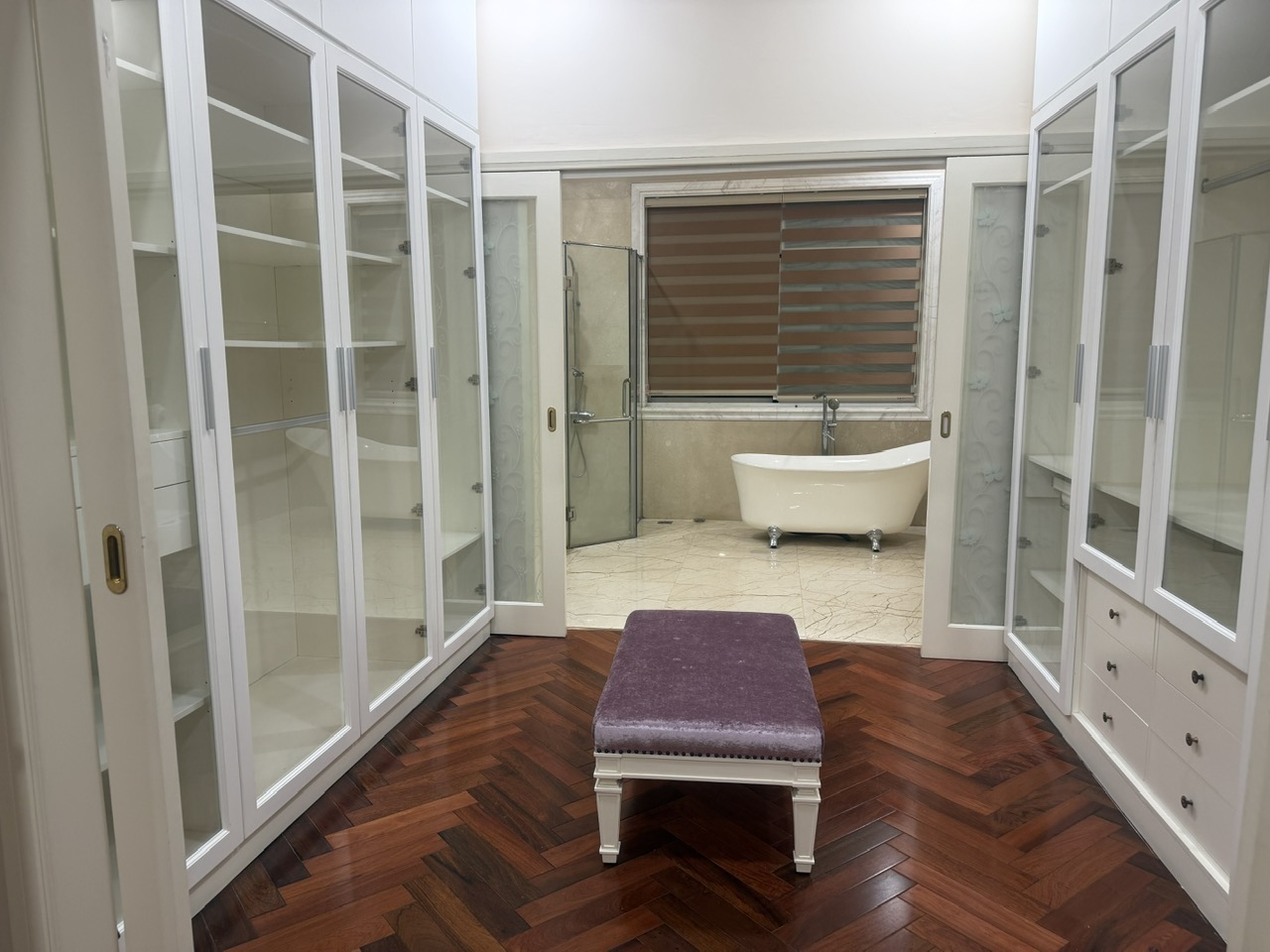 Cho thuê biệt thự mỹ kim 2 phú mỹ hưng, Có thang máy, Diện tích: 180,5m2 (9,5x19m), 3 tầng, đầy đủ nội thất cao cấp, 4pn, 1 phòng làm việc, cạnh bên công viên Hồ Bán Nguyệt, Cầu Ánh Sao, Bến Du Thuyền "Saigon South Marina Club" - Ảnh 16