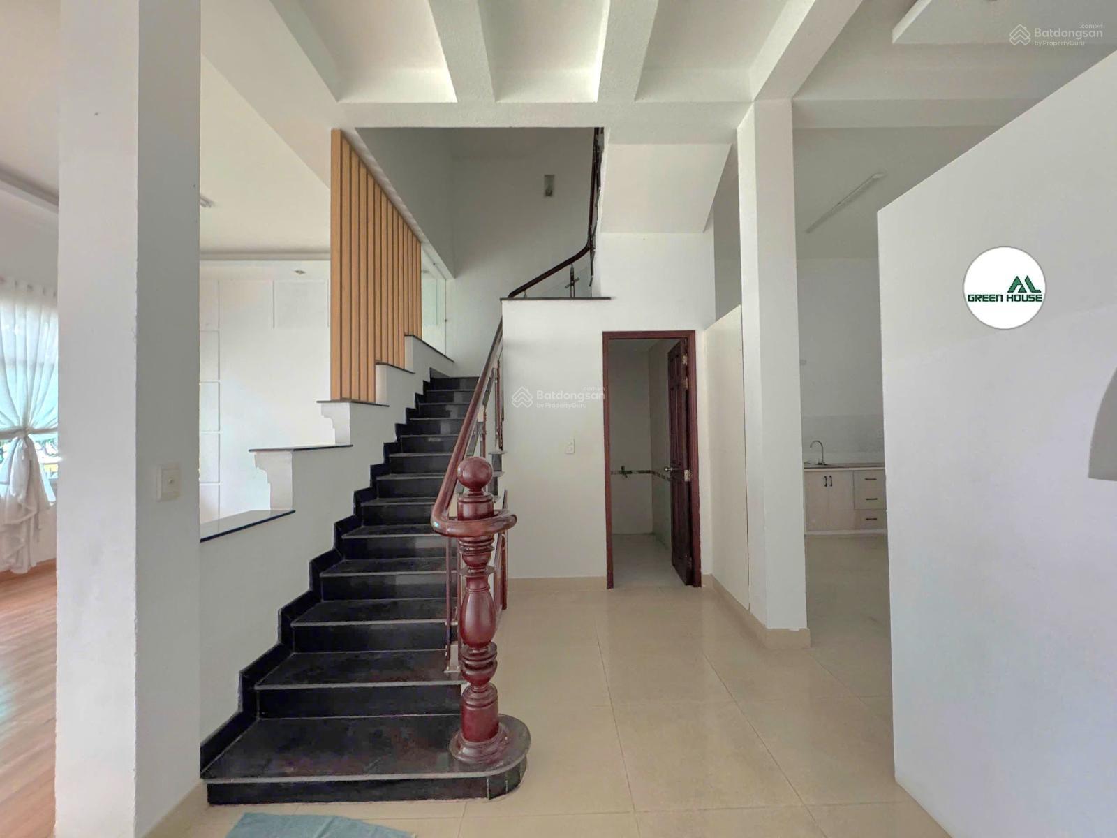 Cho thuê biệt thự Phú Mỹ Hưng, khu Mỹ Thái 1, đường C, diện tích: 126m²(7x18m) đường lớn 21m, đối diện công viên 2ha, nhà ít nội thất - Ảnh 8