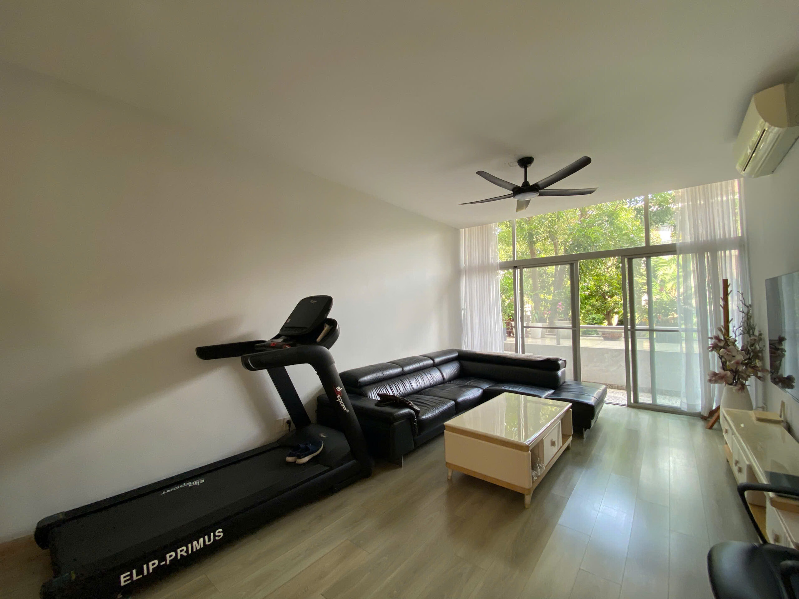Bán Căn Hộ Chung Cư Garden Court 2, Phú Mỹ Hưng, Quận 7, 140m2 gần 60m2 sân vườn ,3pn, 2wc, ban công rộng, view Đông Nam gió mát quanh năm, nhà cạnh bên công viên Hồ Bán Nguyệt, Cầu Ánh Sao - Ảnh 6