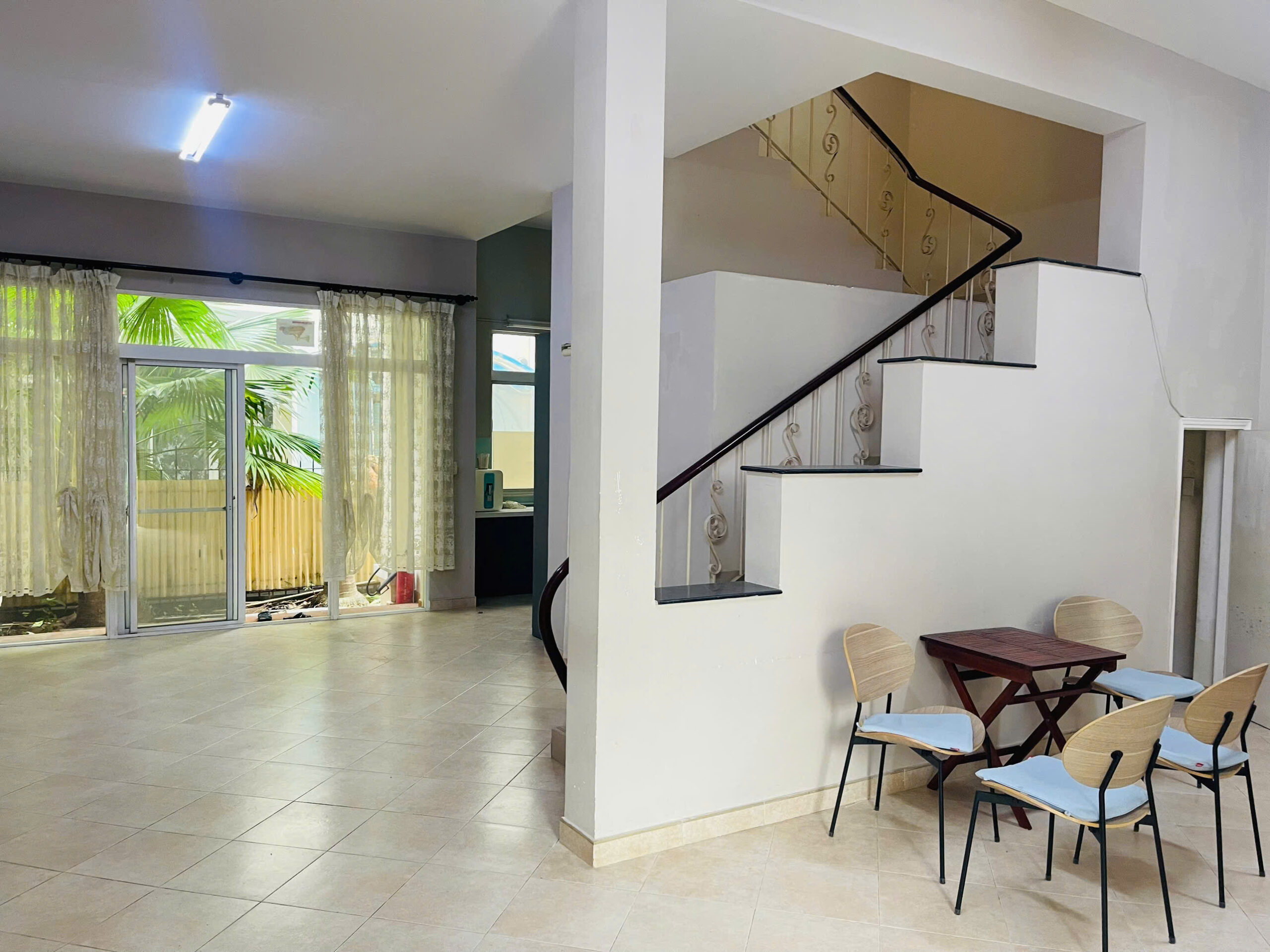 Cho thuê nhà mặt tiền ngang 7m, Phú Mỹ Hưng, 4pn, 4wc, sân vườn rộng, sân thượng, cạnh SC Vivo City - Ảnh 6