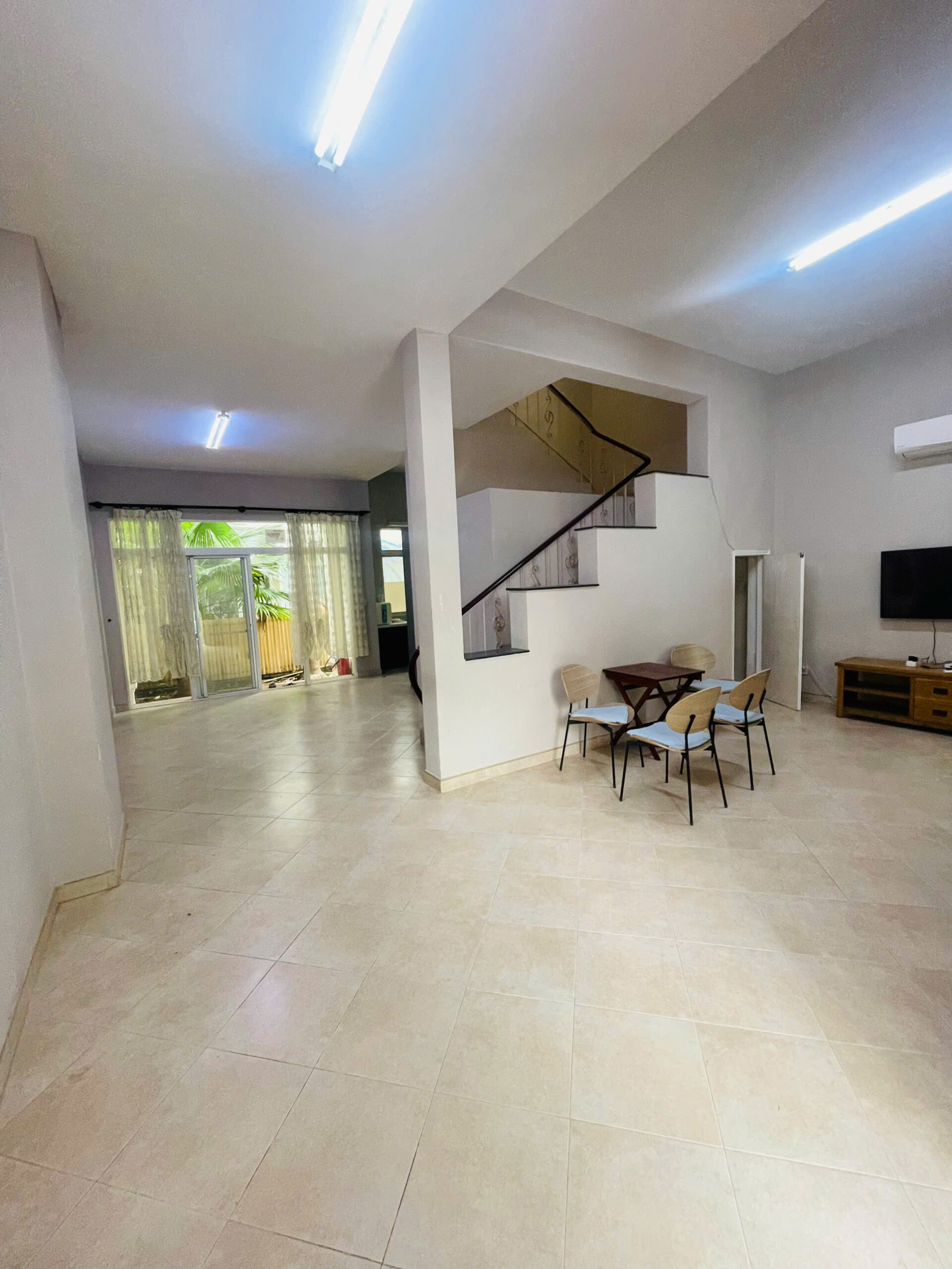 Cho thuê nhà mặt tiền ngang 7m, Phú Mỹ Hưng, 4pn, 4wc, sân vườn rộng, sân thượng, cạnh SC Vivo City - Ảnh 7