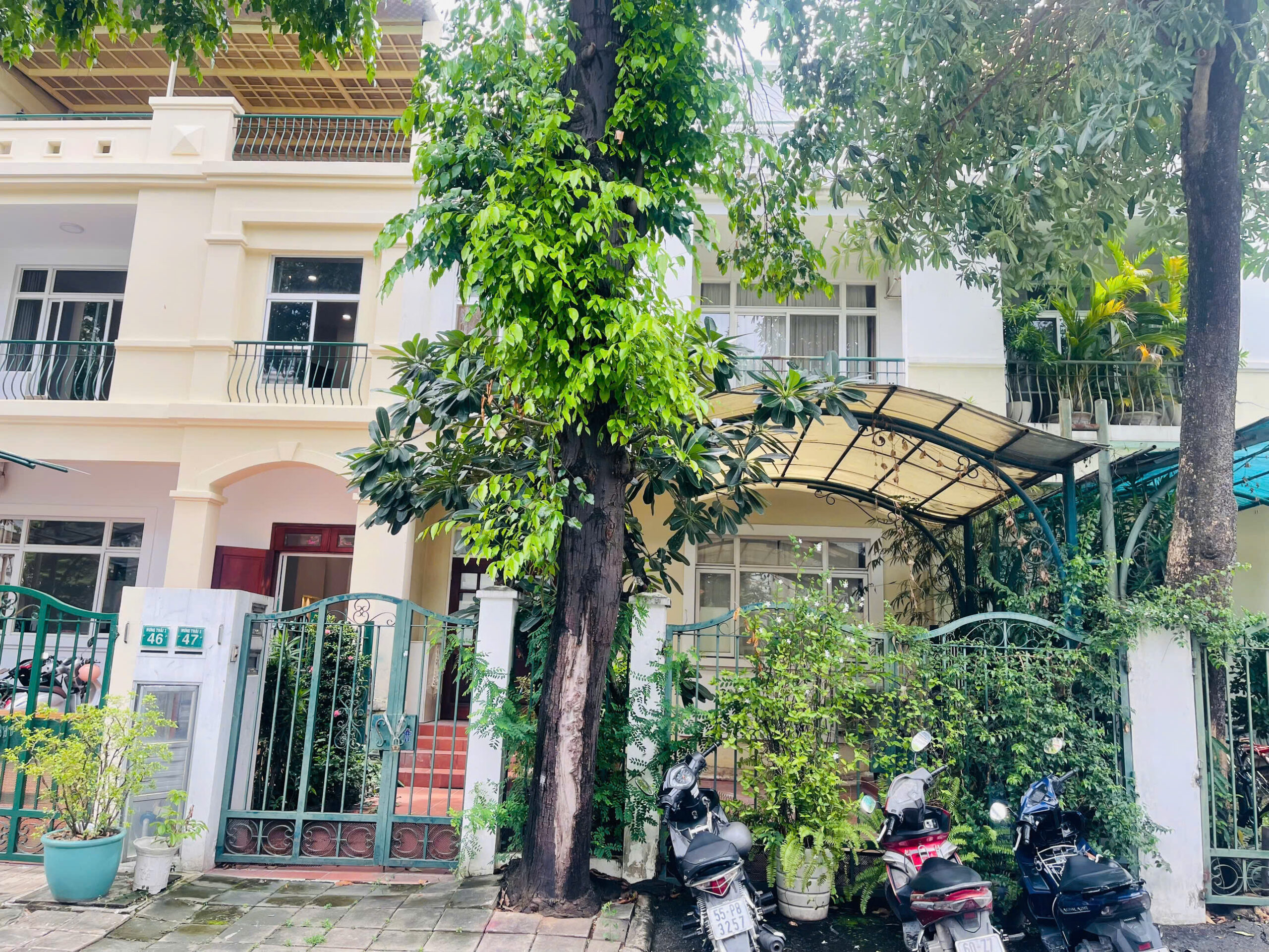 Cho thuê nhà mặt tiền ngang 7m, Phú Mỹ Hưng, 4pn, 4wc, sân vườn rộng, sân thượng, cạnh SC Vivo City - Ảnh 3