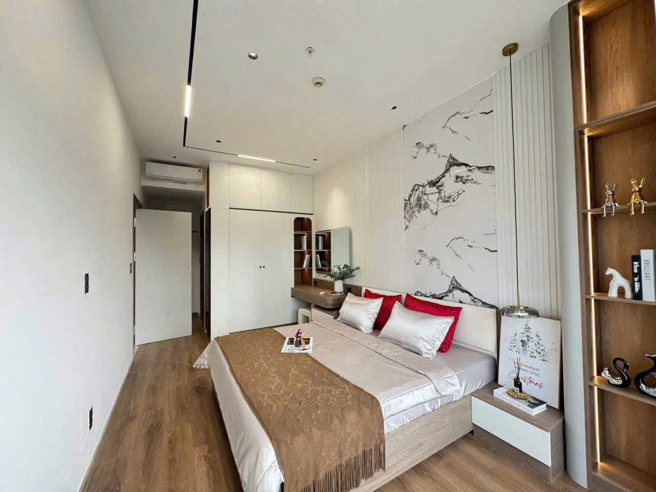 Bán căn hộ chung cư Scenic Valley 1, Phú Mỹ Hưng, Duy nhất 1 căn trần cao 4 mét, căn góc 2 mặt thoáng, 133m2, 3pn, đầy đủ nội thất cao cấp - Ảnh 6