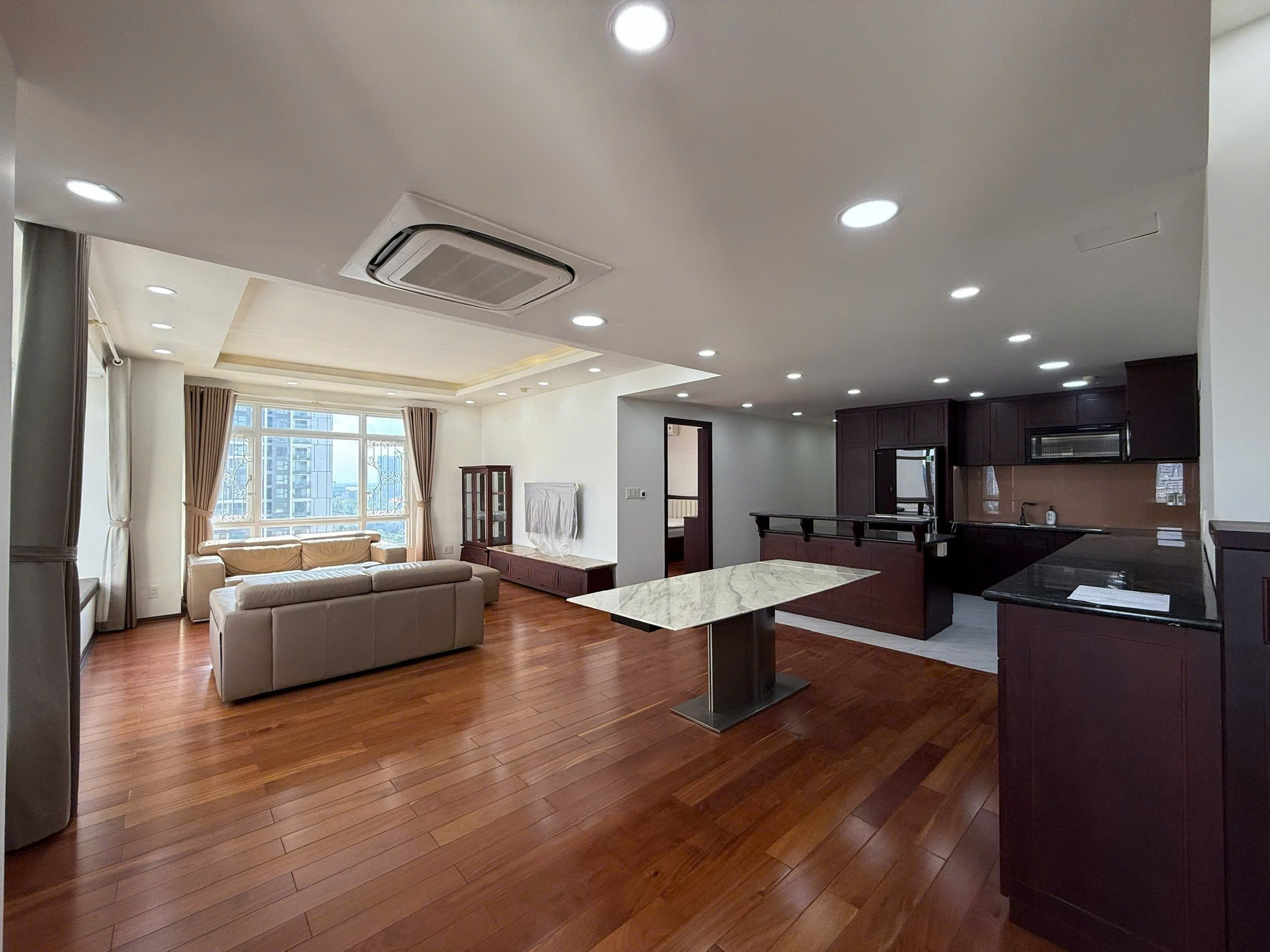 Bán chung cư Riverside Residence Phú Mỹ Hưng, Quận 7, 192m2, 4pn, 3wc, Tầng cao, căn góc 3 mặt thoáng view sông và view Biệt thự hướng Đông Nam - Ảnh 15