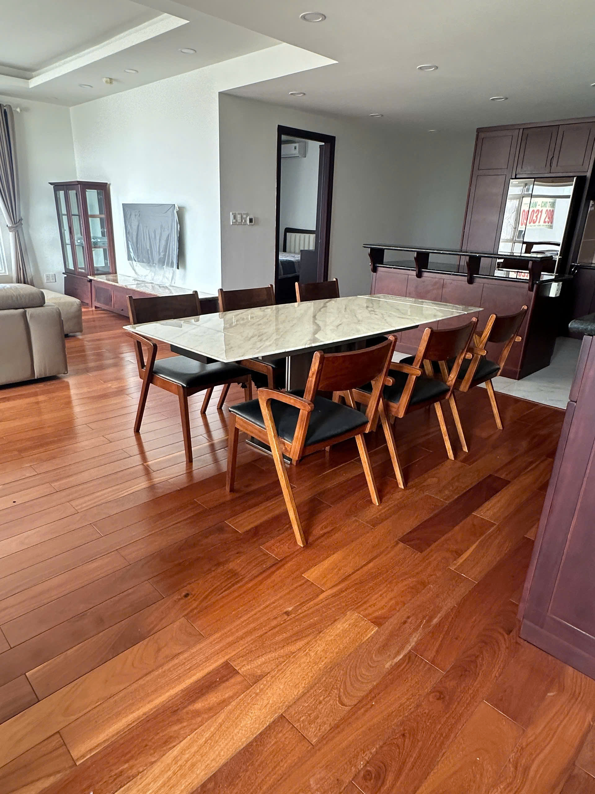Bán chung cư Riverside Residence Phú Mỹ Hưng, Quận 7, 192m2, 4pn, 3wc, Tầng cao, căn góc 3 mặt thoáng view sông và view Biệt thự hướng Đông Nam - Ảnh 4