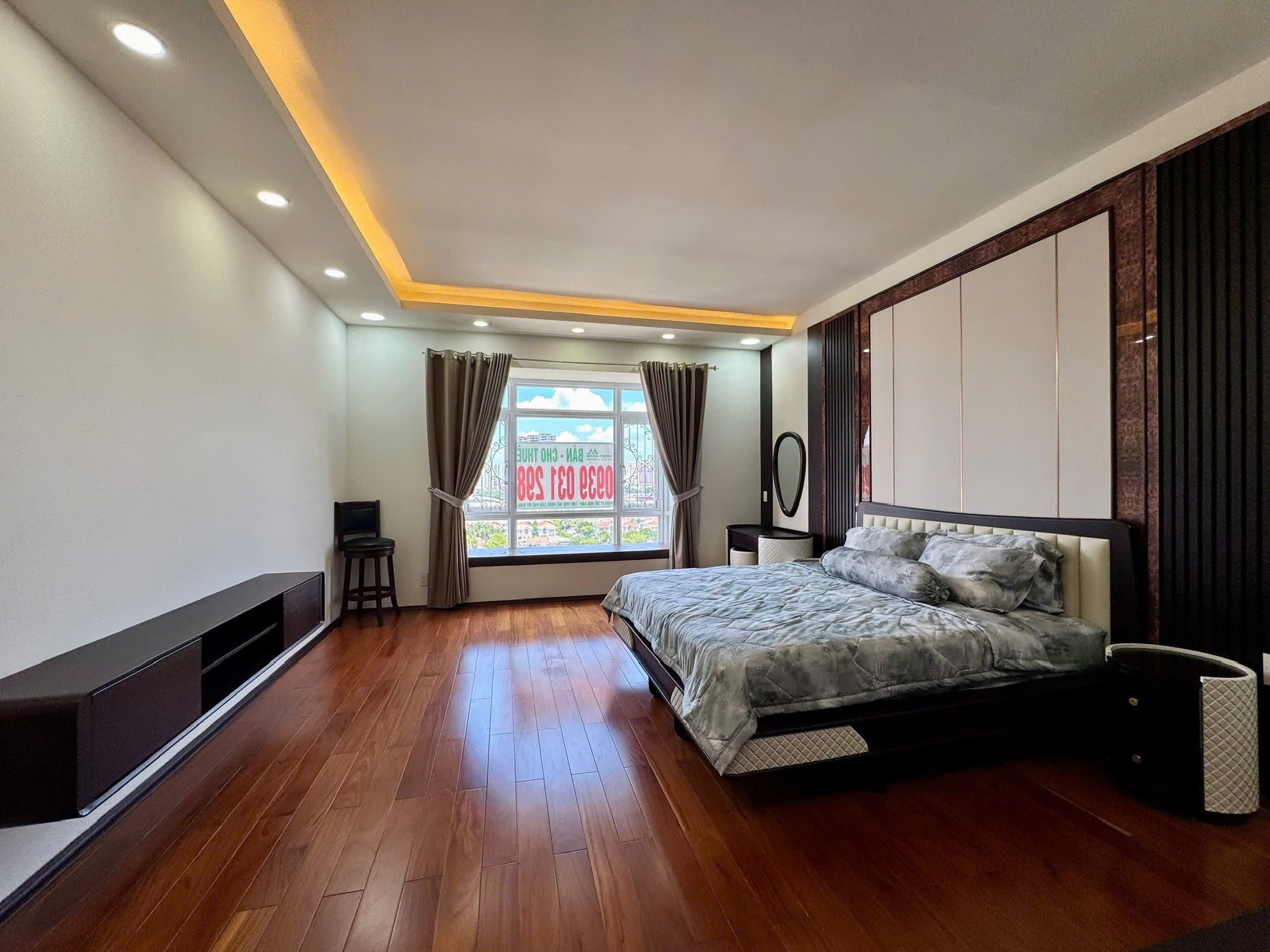 Bán chung cư Riverside Residence Phú Mỹ Hưng, Quận 7, 192m2, 4pn, 3wc, Tầng cao, căn góc 3 mặt thoáng view sông và view Biệt thự hướng Đông Nam - Ảnh 9