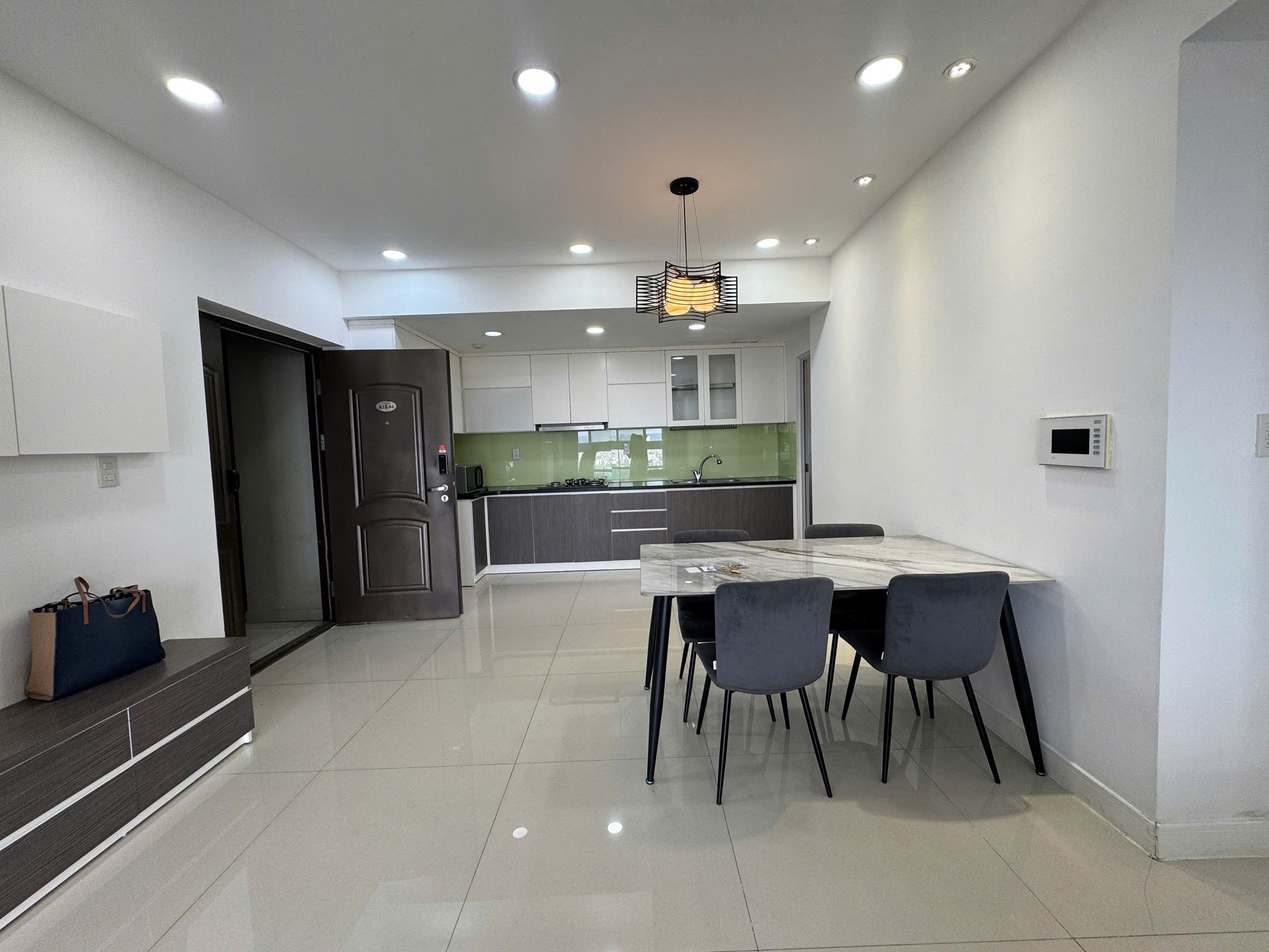 Cho thuê căn hộ Happy Valley Phú Mỹ Hưng, Quận 7, 100m2, 3pn, 2wc, phòng khách siêu rộng, giá thuê chỉ 30 triệu/tháng - Ảnh 4