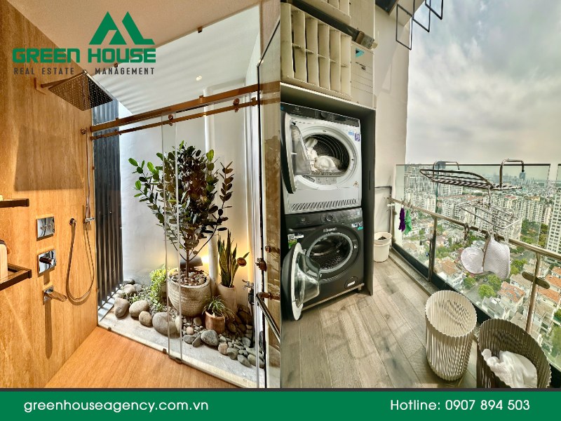 penthouse antonia